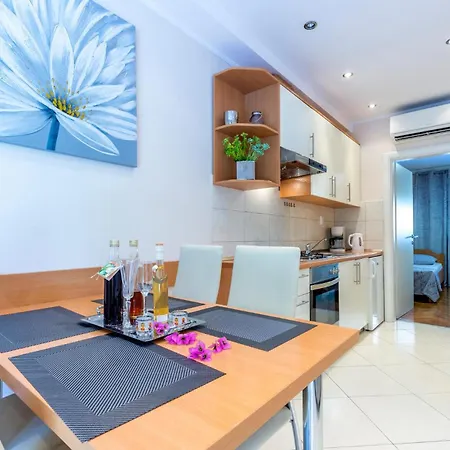 Apartamento In Kastel Novi With Wifi