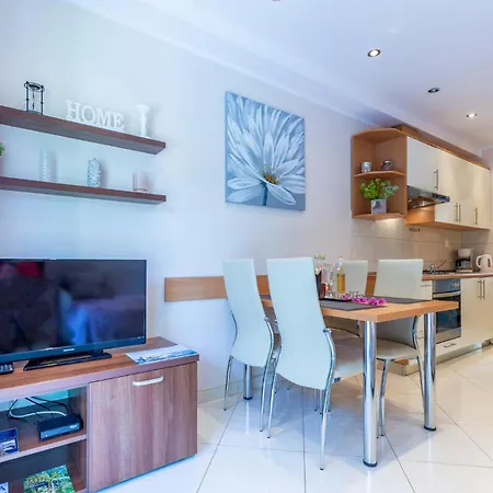 Apartmán In Kastel Novi With Wifi *